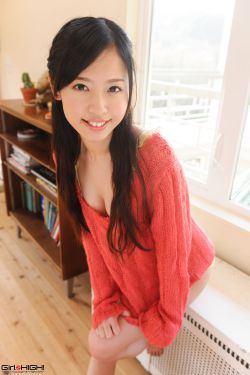 日本美女挠脚心